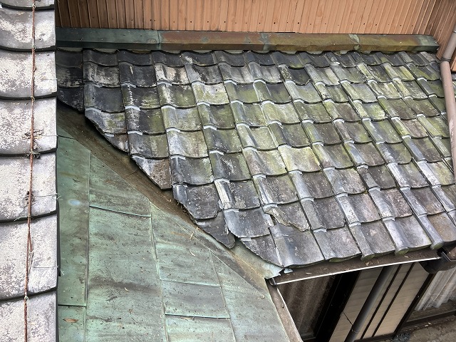 いぶし瓦の屋根